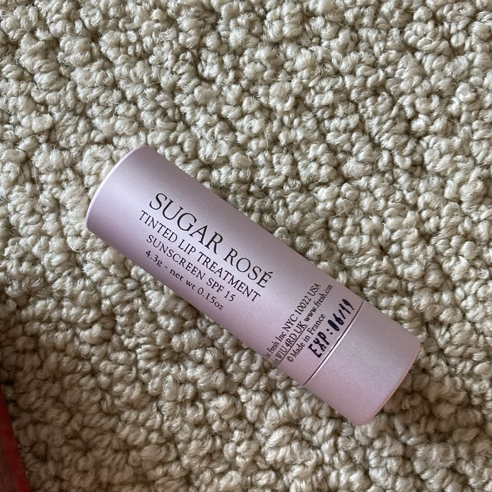 Fresh Sugar Lip Treatment in Rose Full Size 0.15 oz Tinted Balm Lipstick NIB